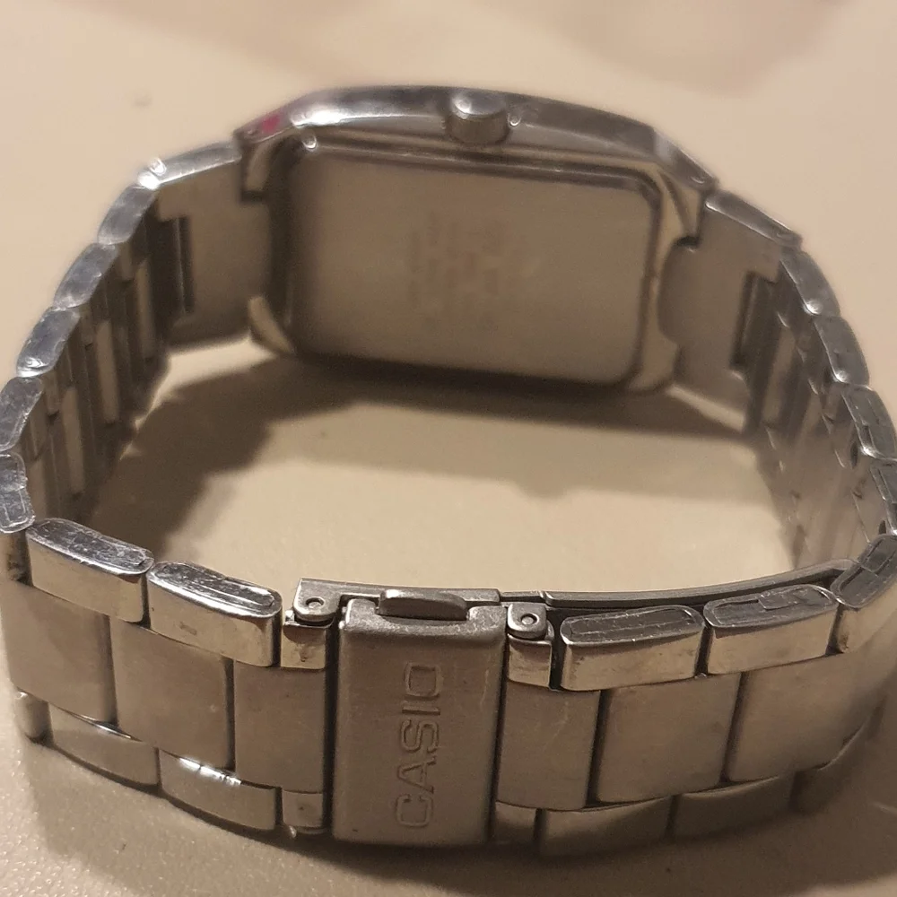 10/$20 Casio MTP-1165 Silver/Black Stainless Steel Men's Watch - Picture 3 of 4